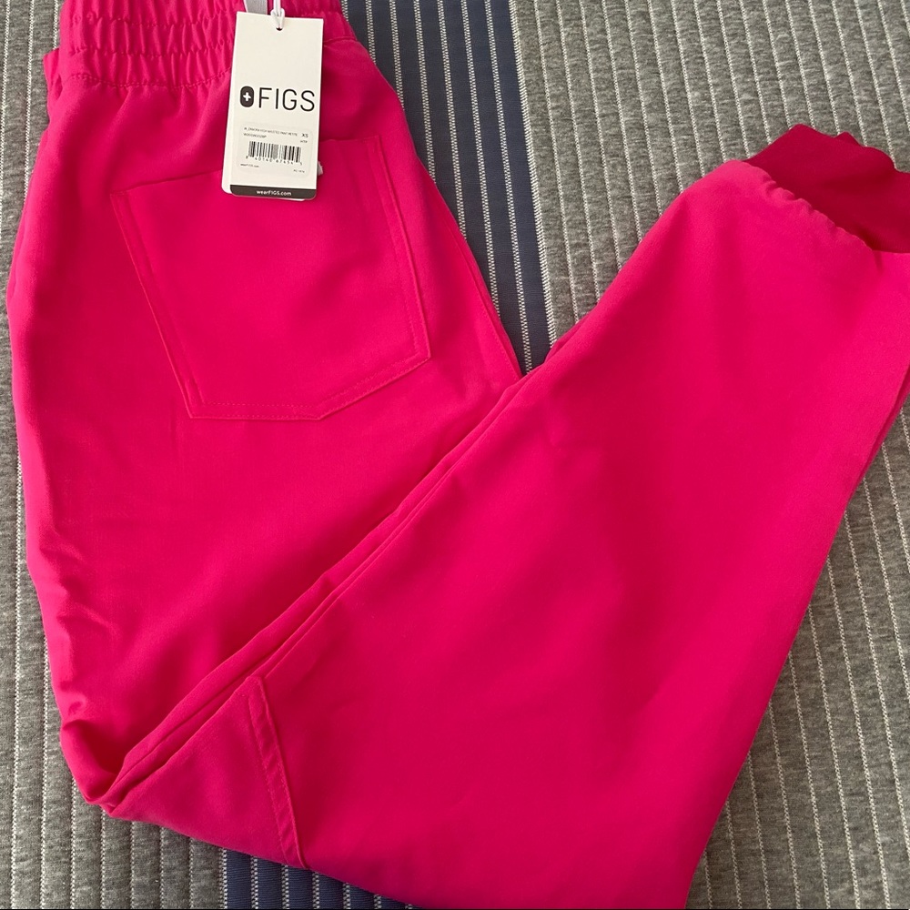 BNWT FIGS HW shocking pink joggers